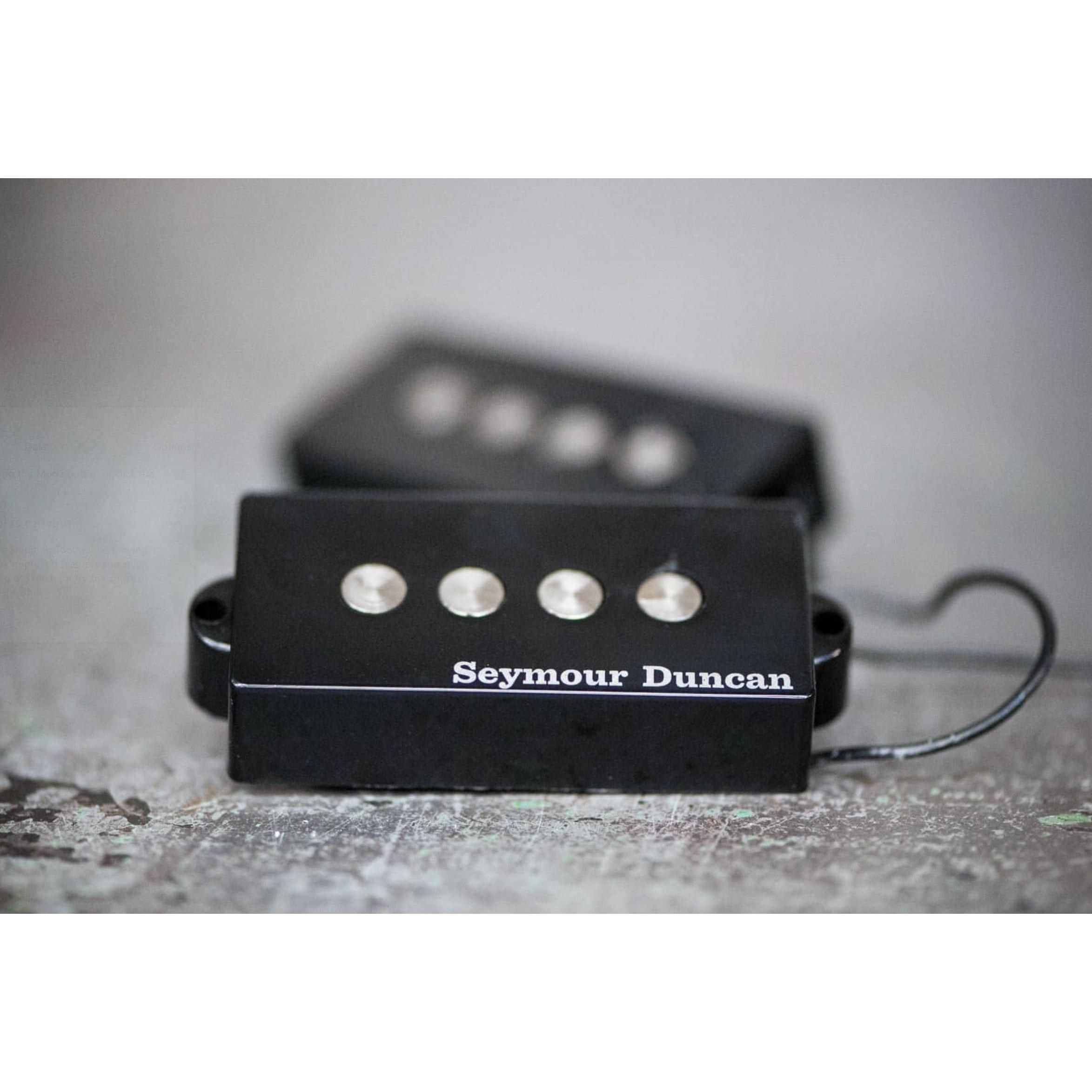 Seymour Duncan Quarter Pound™ P-Bass 4 String Pickup Bundle w/ 12x Fender Guitar Picks, and Liquid Audio Polishing Cloth